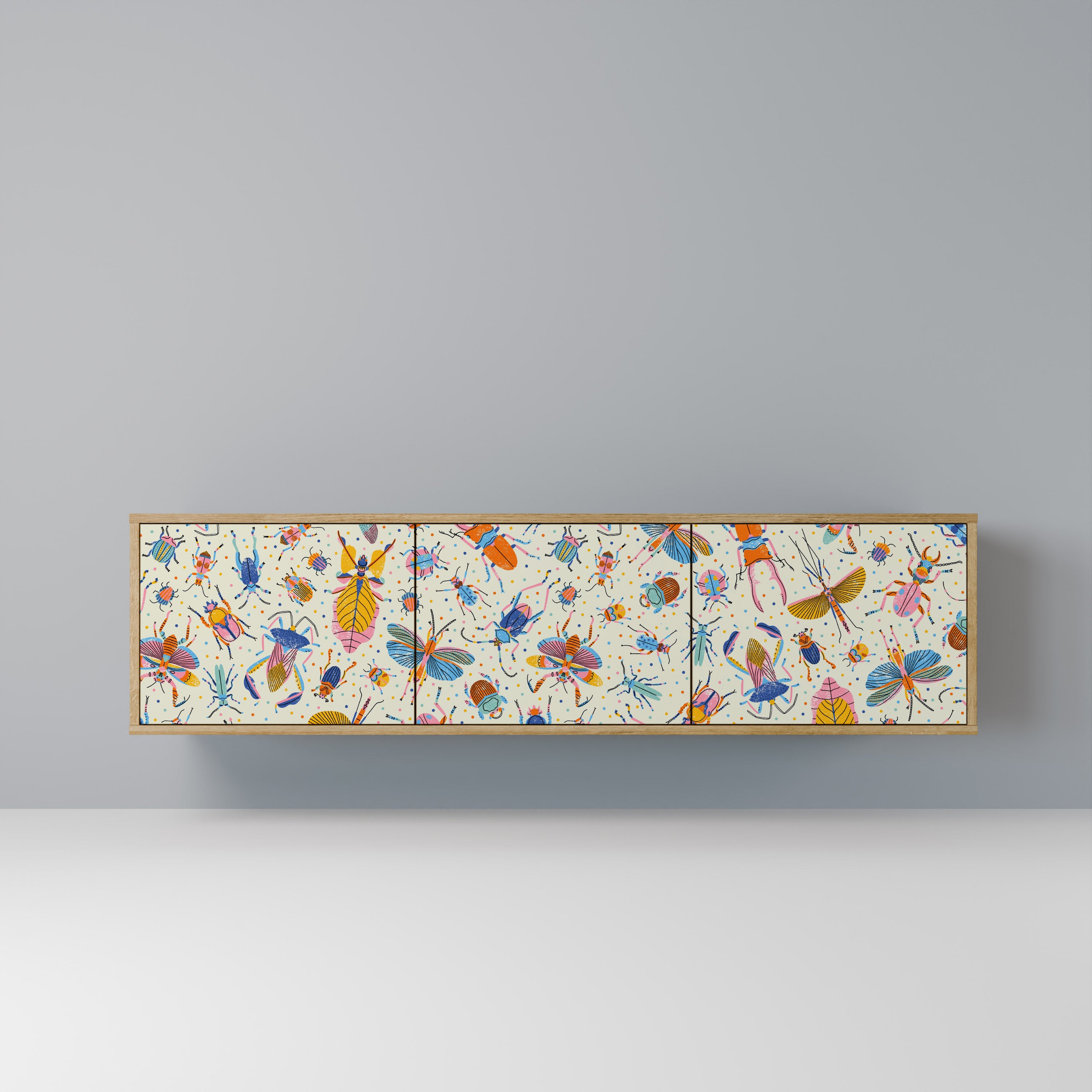 Mueble de TV de 3 puertas COLORFUL INSECTS en efecto roble