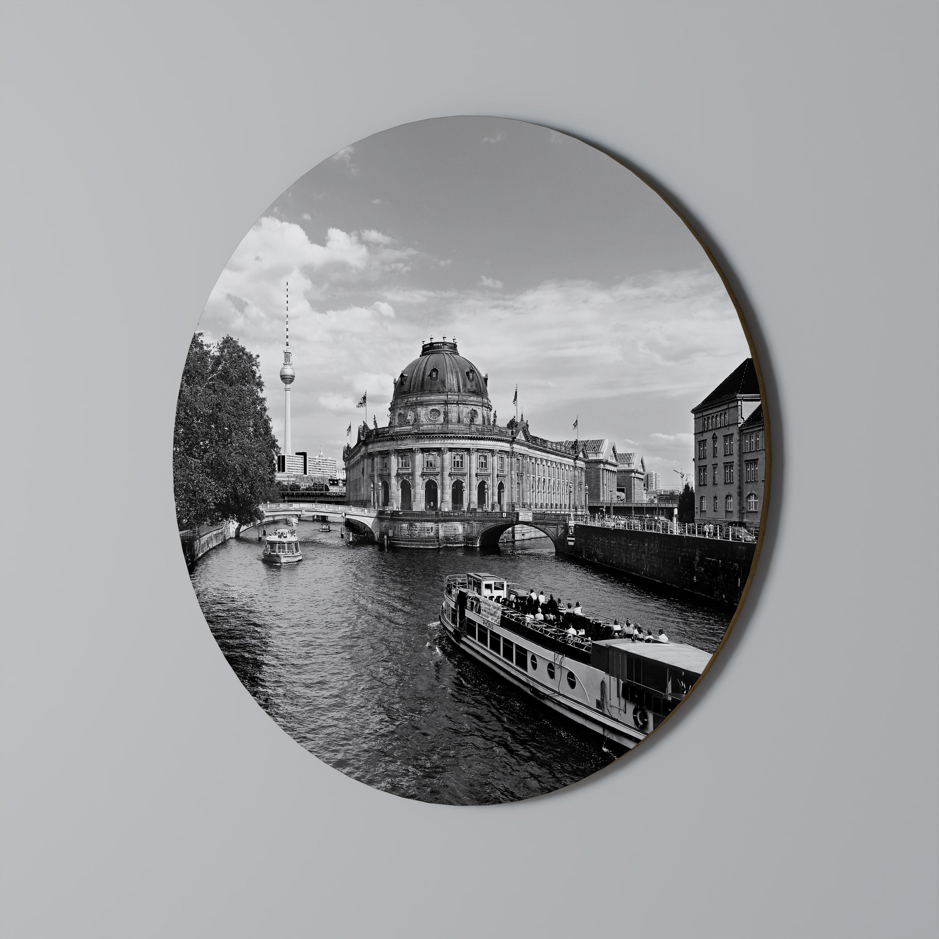 GHOSTS OF HISTORY Round Wall Art