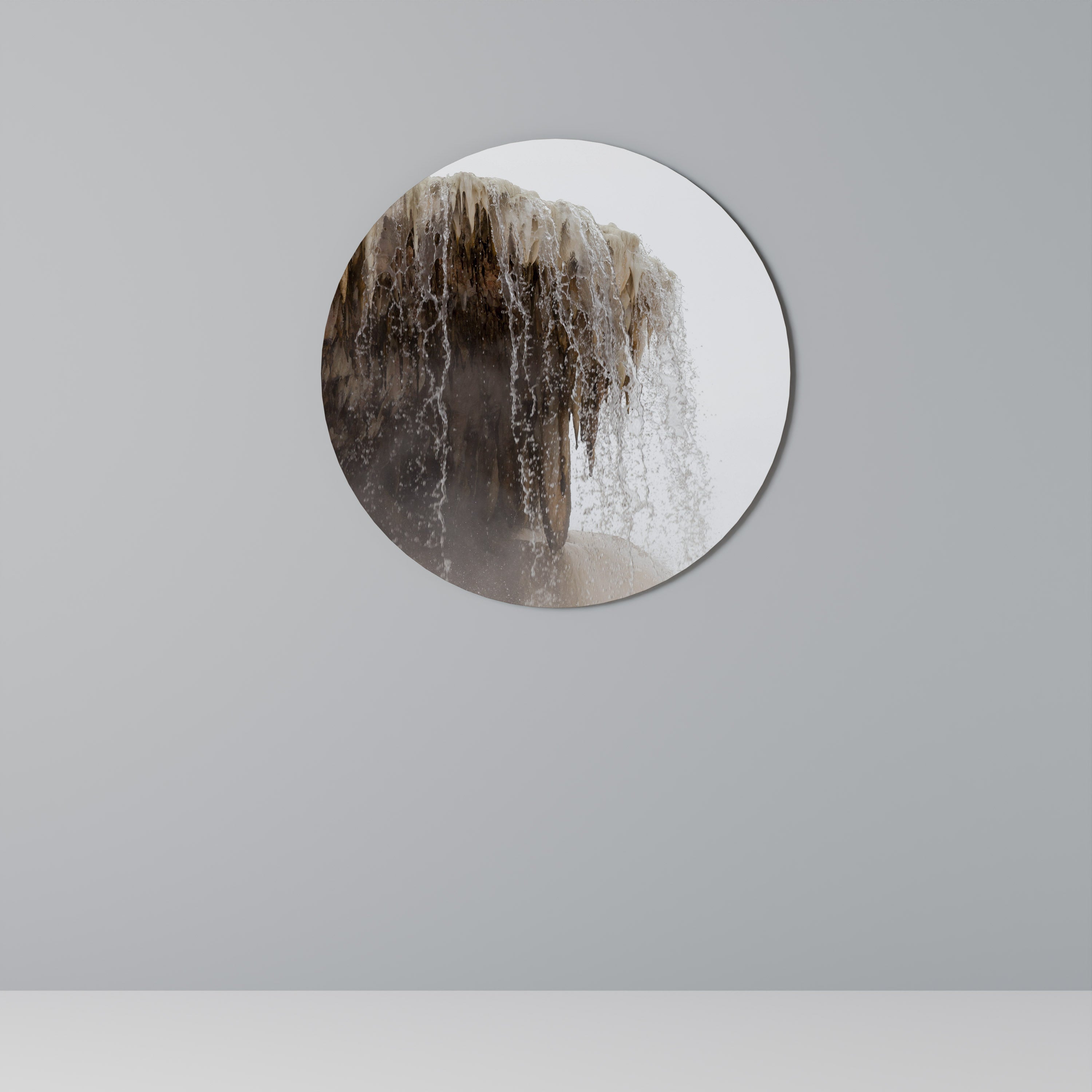 MAMMOTH HOT SPRINGS Round Wall Art