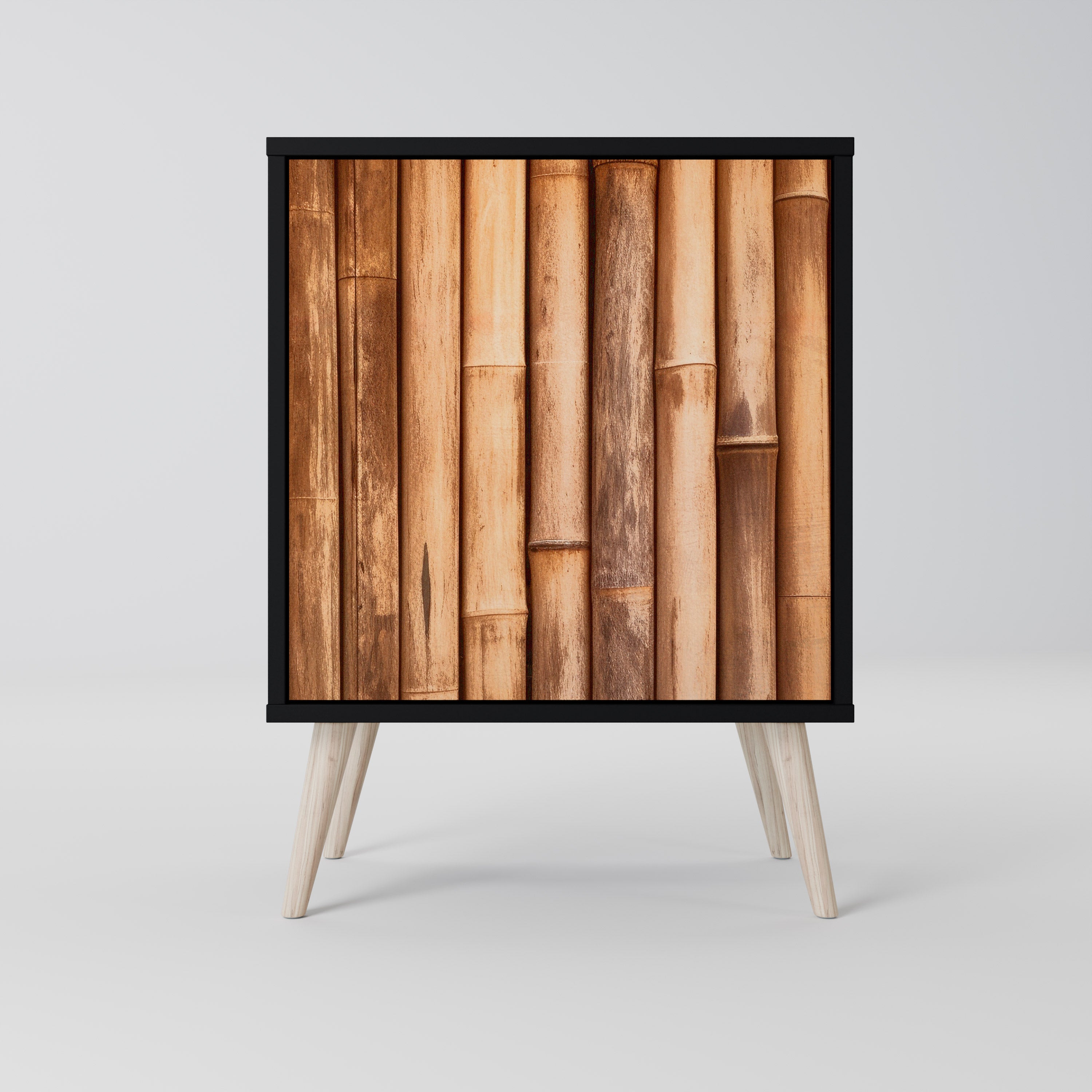 Aparador de una puerta de madera natural con acabado negro