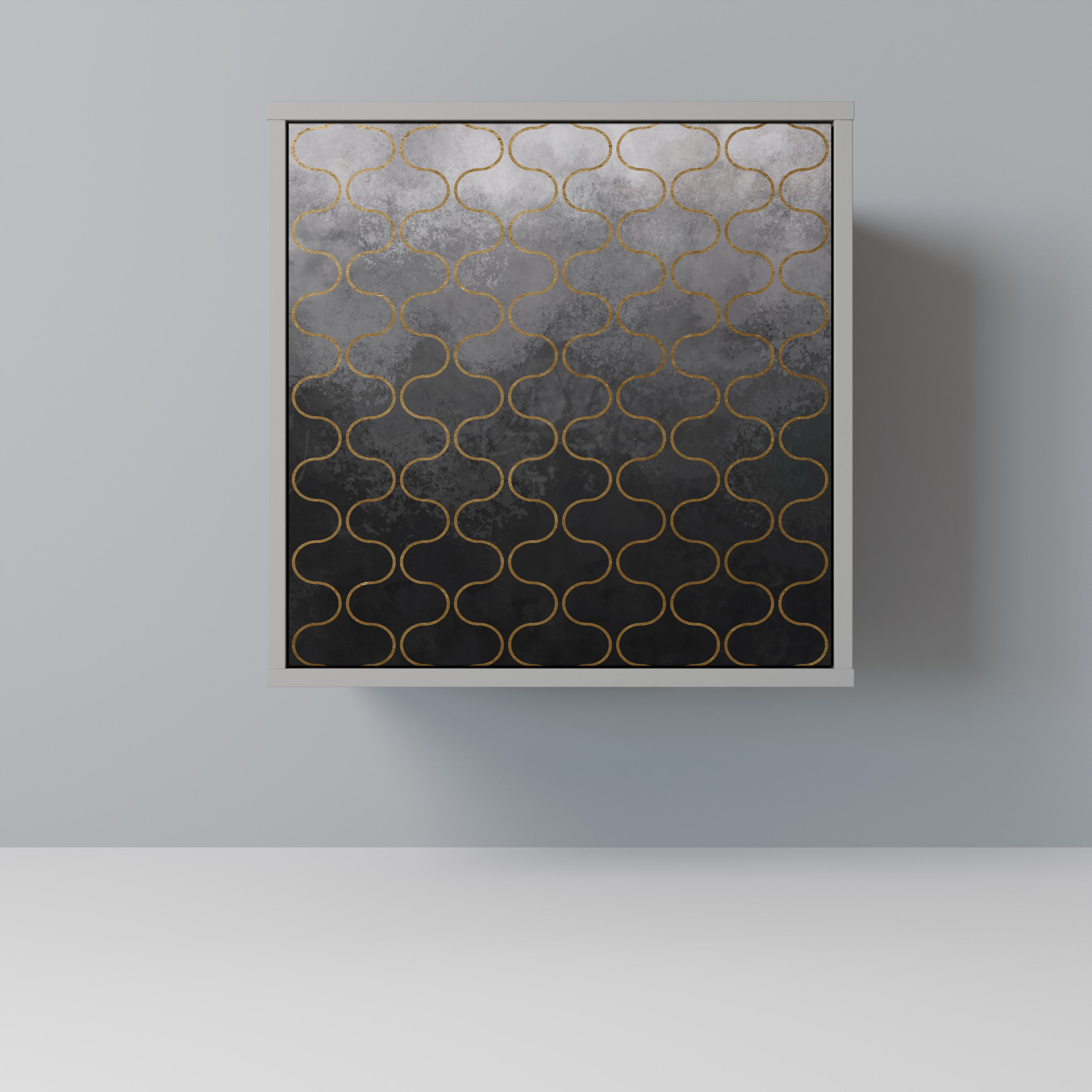 Aparador de una puerta con diseño teselado grisáceo y acabado gris.