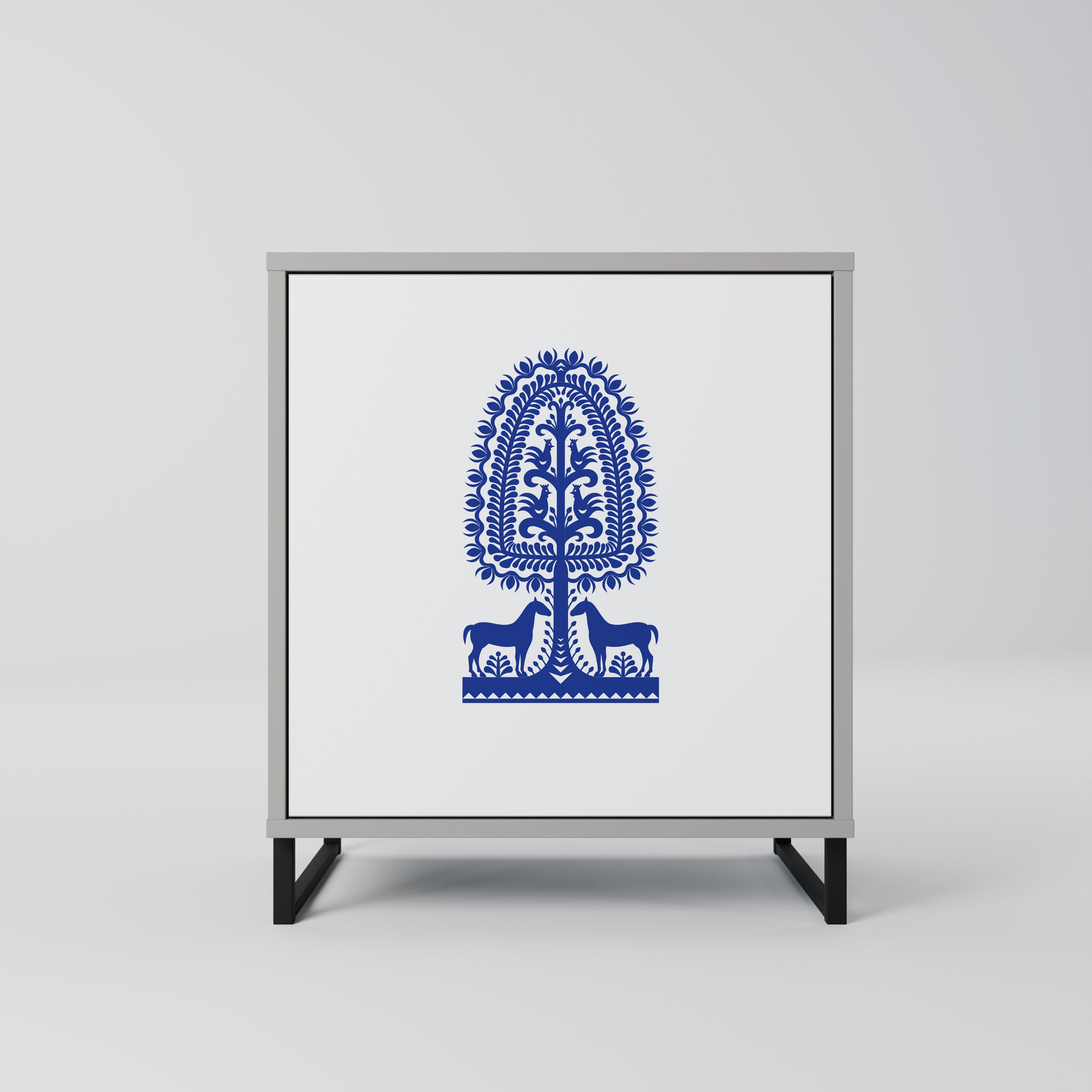 Aparador de una puerta de arte popular polaco en acabado gris