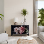 PURE BLOSSOM Aparador de 2 Puertas en Acabado Negro