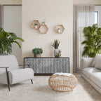 WAVES OF CONCRETE Aparador de 3 Puertas en Acabado Negro