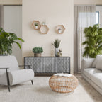 WAVES OF CONCRETE Aparador de 3 Puertas en Acabado Negro