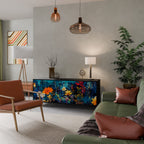 MIDNIGHT BLOSSOM Aparador de 3 Puertas en Acabado Negro