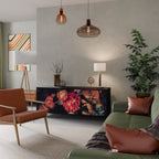 NEVERENDING BLOOM Aparador de 3 Puertas en Acabado Negro