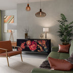 NEVERENDING BLOOM Aparador de 3 Puertas en Acabado Negro