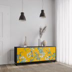 Aparador YELLOW CHINOISERIE de 3 puertas con acabado negro