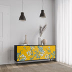 Aparador YELLOW CHINOISERIE de 3 puertas con acabado negro