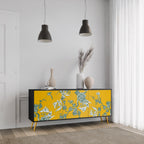 Aparador YELLOW CHINOISERIE de 3 puertas con acabado negro