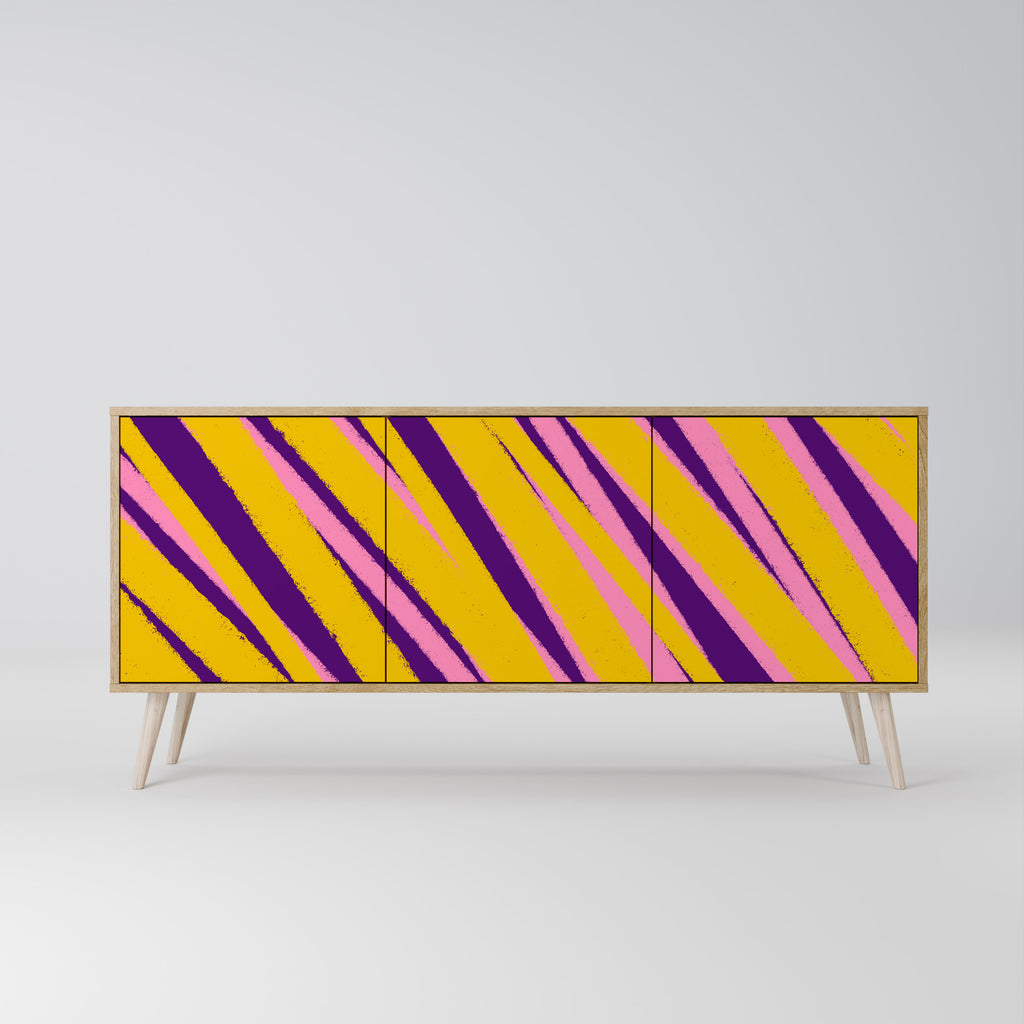 DREAMS COME TRUE 3-Door Sideboard in Oak Effect