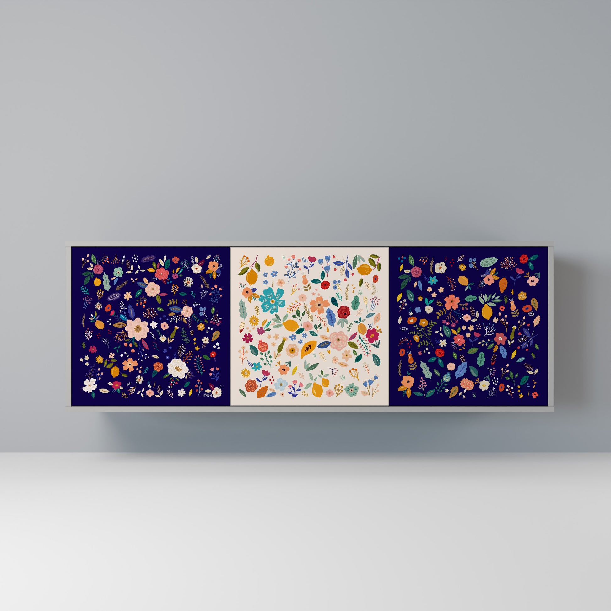 Aparador de 3 puertas FLORAL COMBINATION en acabado gris