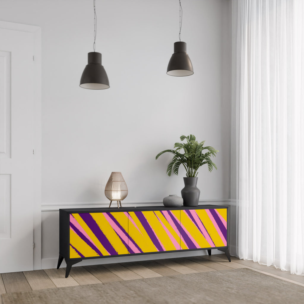 Los sueños se hacen realidad. Mueble de TV de 3 puertas con acabado negro.
