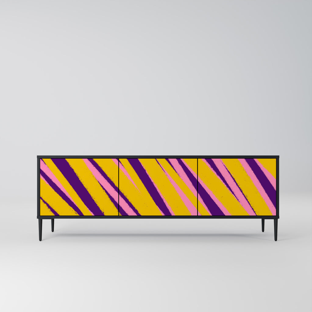 Los sueños se hacen realidad. Mueble de TV de 3 puertas con acabado negro.