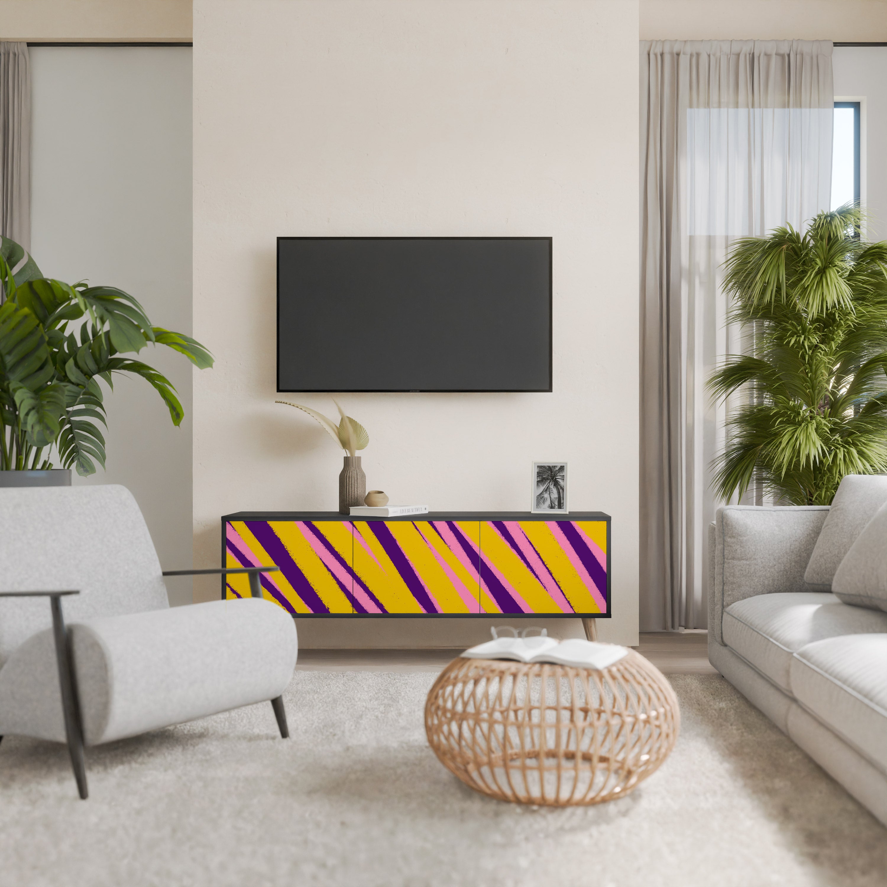 Los sueños se hacen realidad. Mueble de TV de 3 puertas con acabado negro.