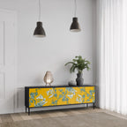 YELLOW CHINOISERIE Mueble de TV de 3 Puertas en Acabado Negro