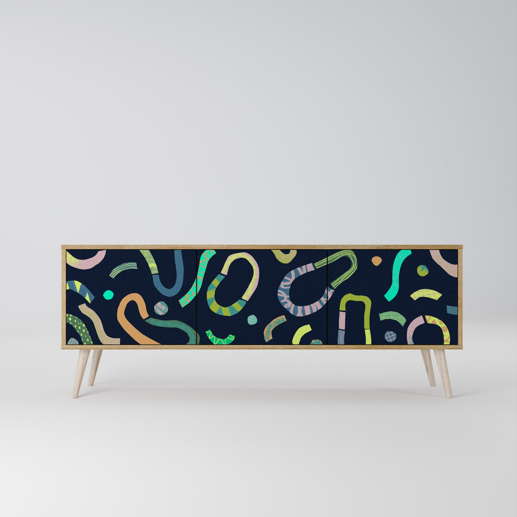 CONTRAST DANCE 3-Door TV Stand in Oak Effect