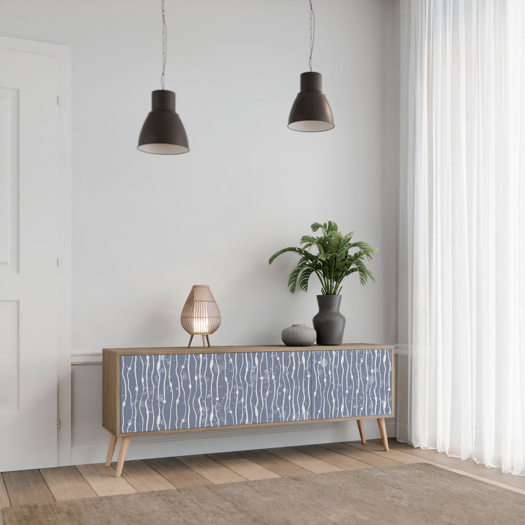 GRAPHITE RAIN 3-Door TV Stand in Oak Effect