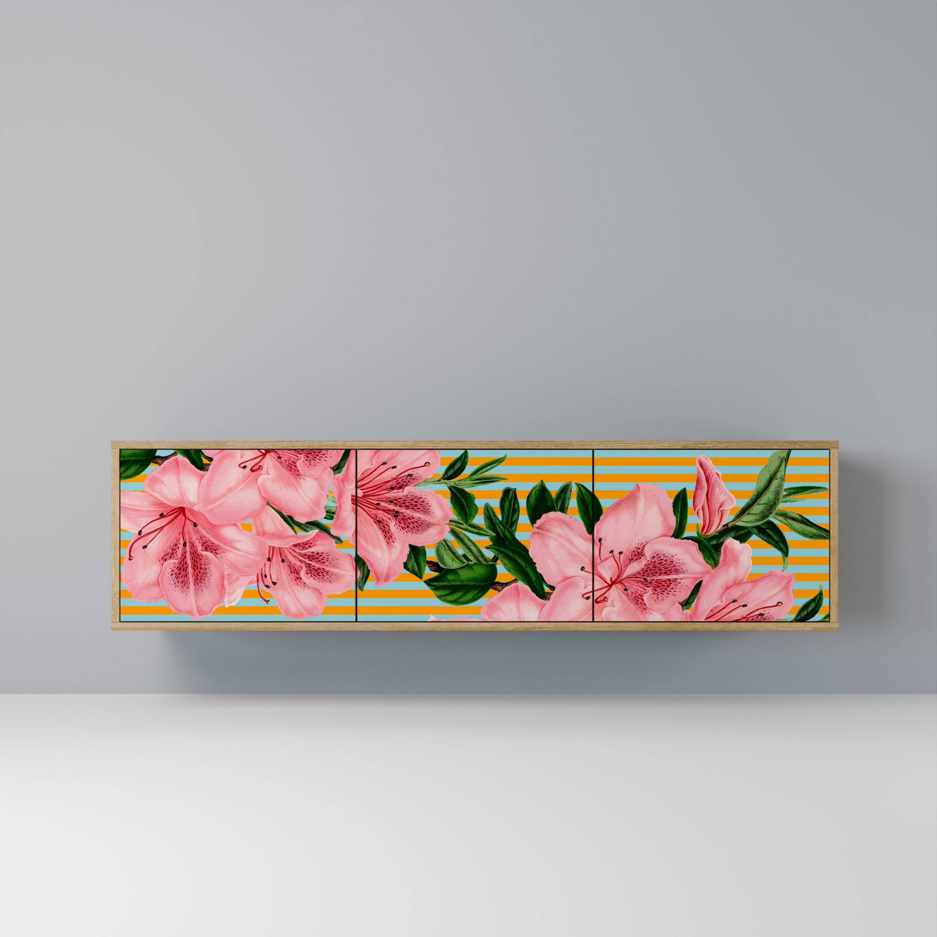 FRAGILE BEAUTY 3-Door TV Stand in Oak Effect