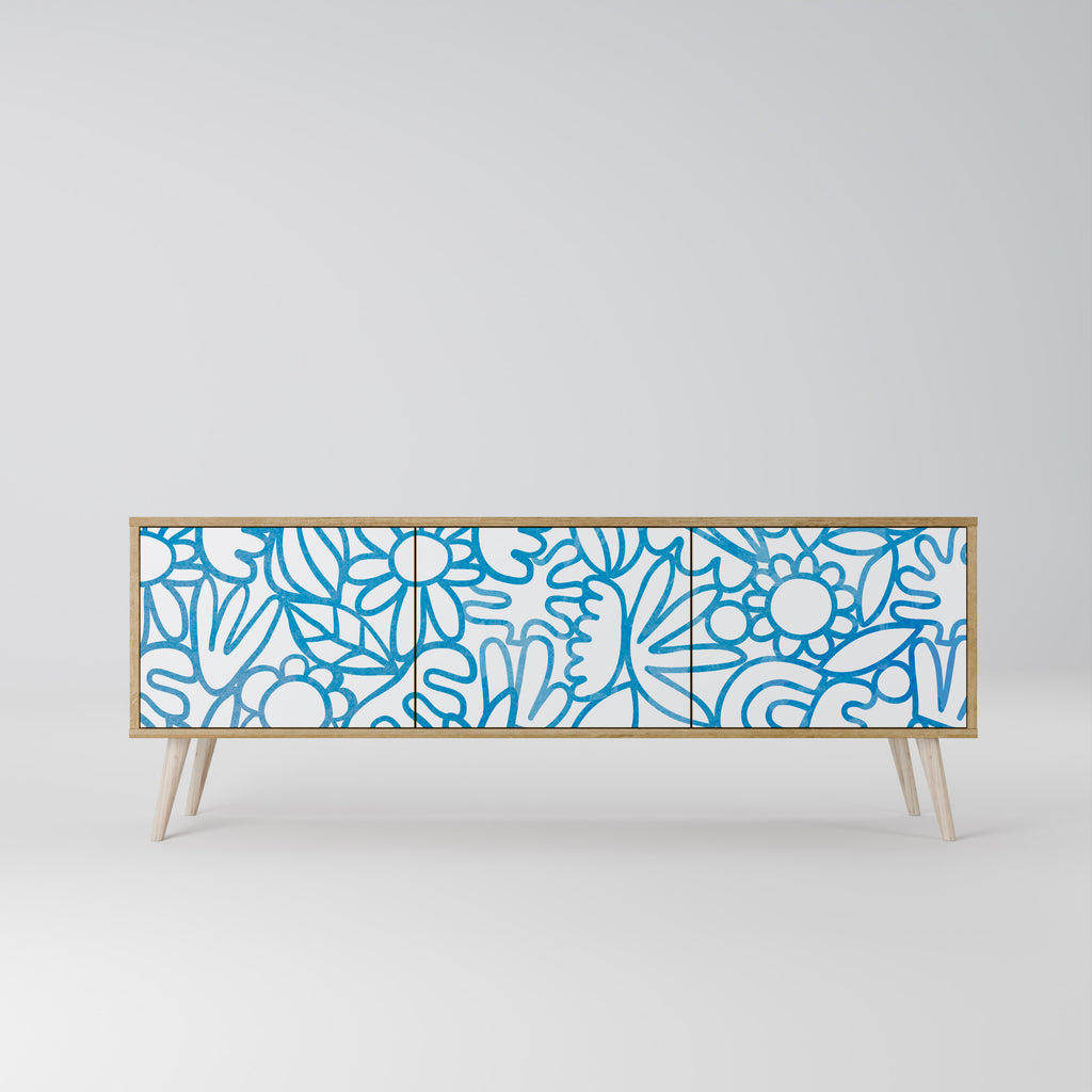 BLOOMY MORNING 3-Door TV Stand in Oak Effect