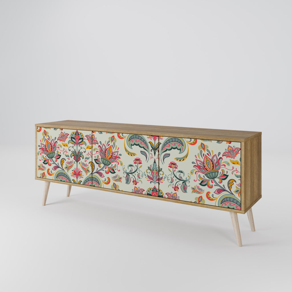 ORGANIC FOLKLORE 3-Door TV Stand in Oak Effect