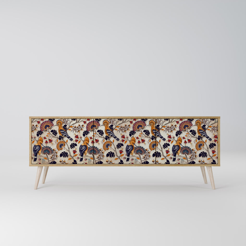 EMINENT HOOPOE 3-Door TV Stand in Oak Effect
