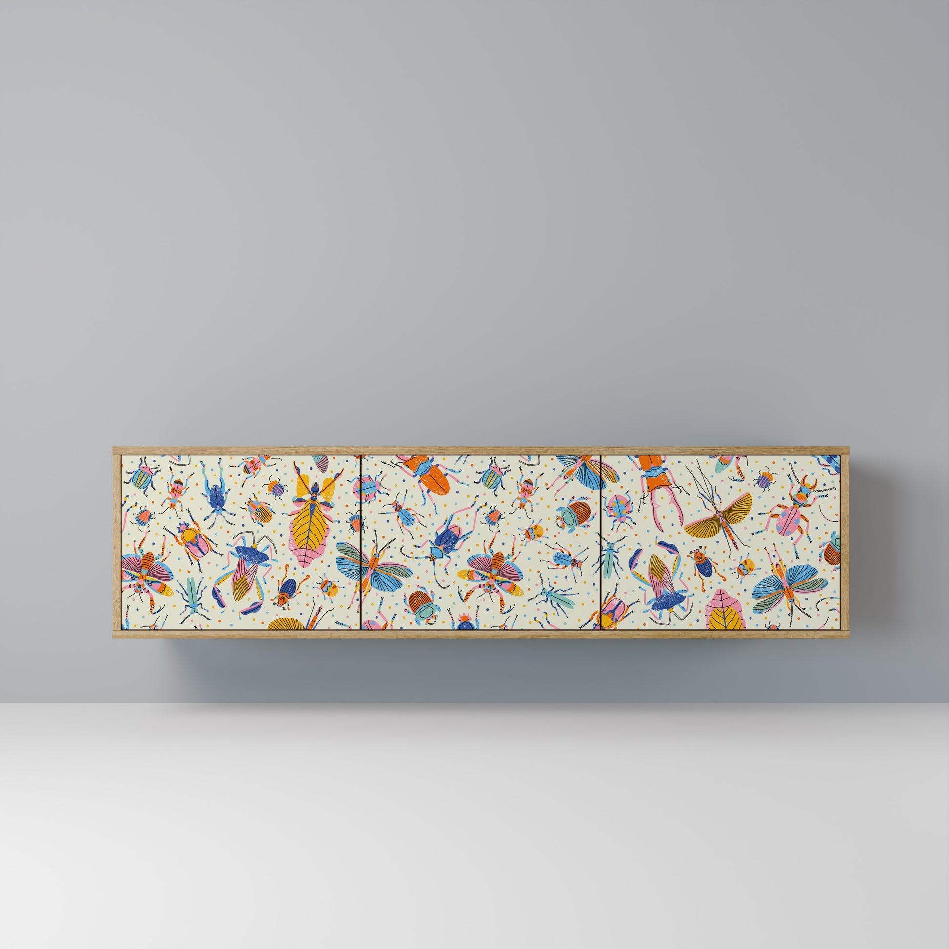 COLORFUL INSECTS 3-Door TV Stand in Oak Effect