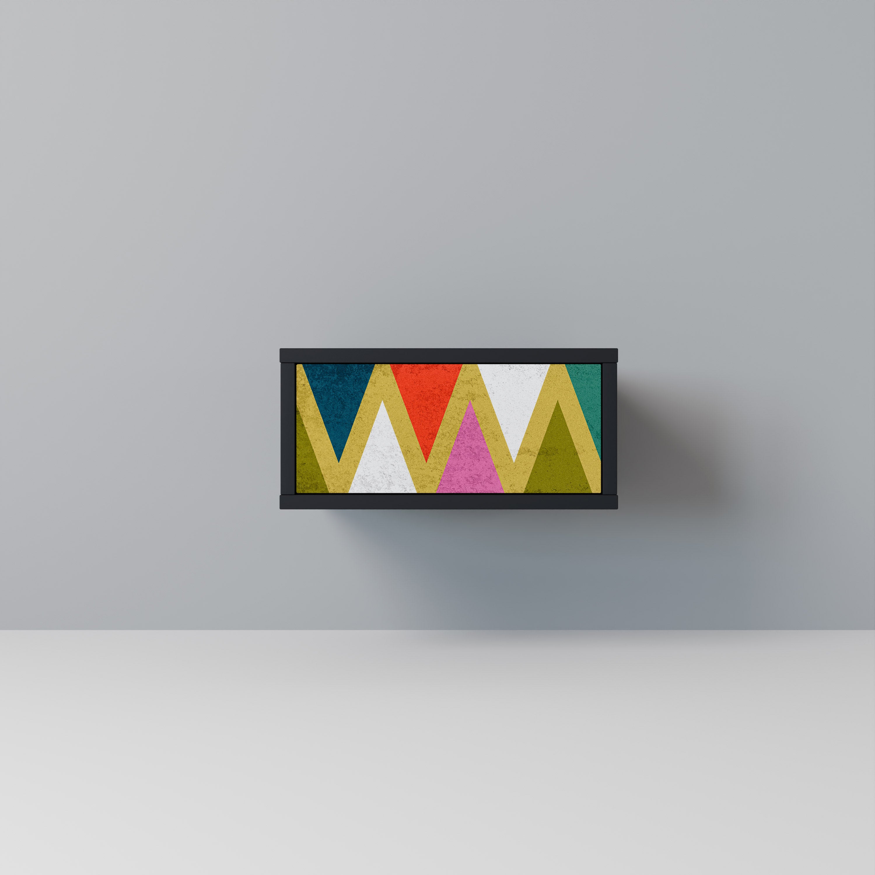 Mesita de noche TRIÁNGULOS DE COLORES en acabado negro