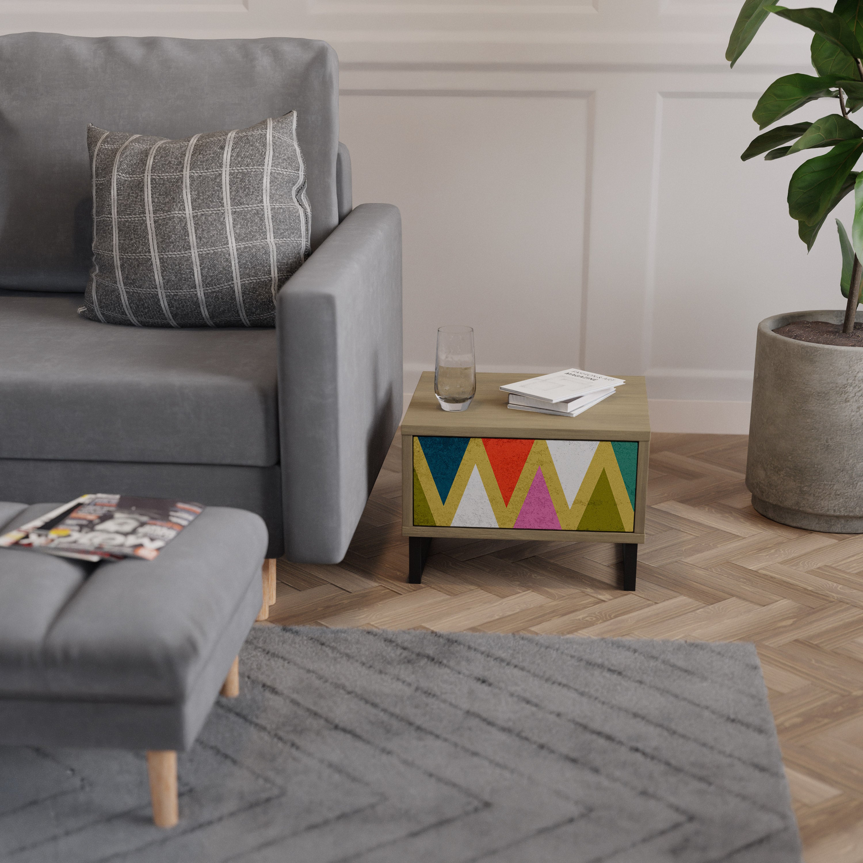 COLORFUL TRIANGLES Nightstand in Oak Effect
