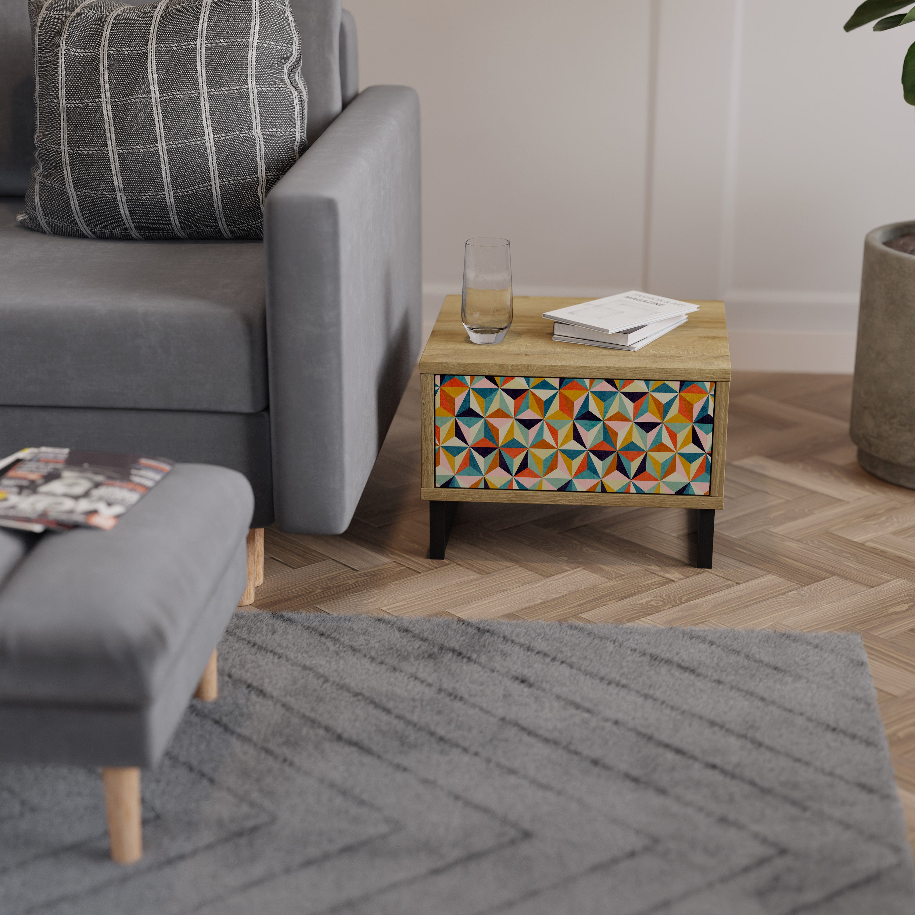 TESSELATE TREASURES Nightstand in Oak Effect