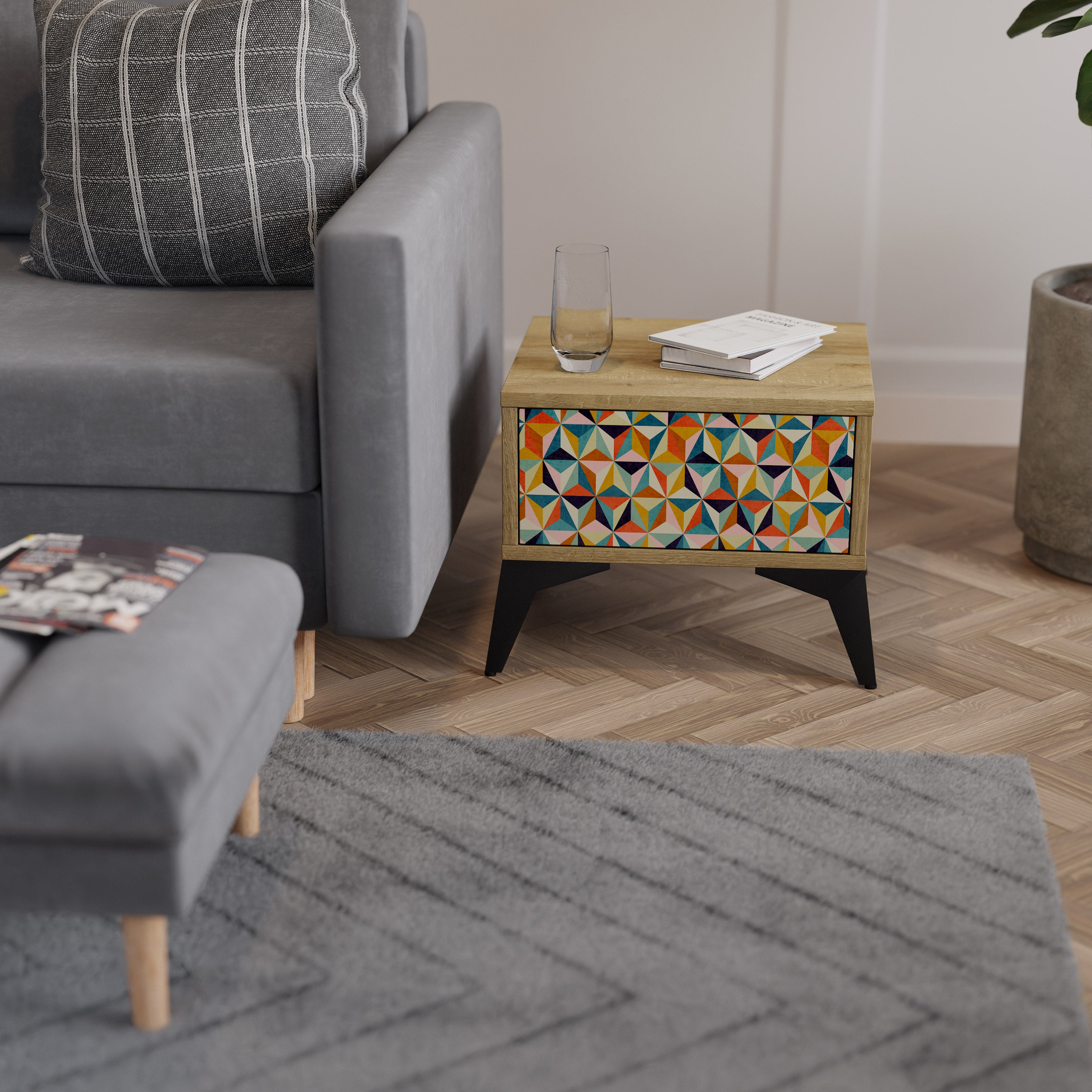 TESSELATE TREASURES Nightstand in Oak Effect