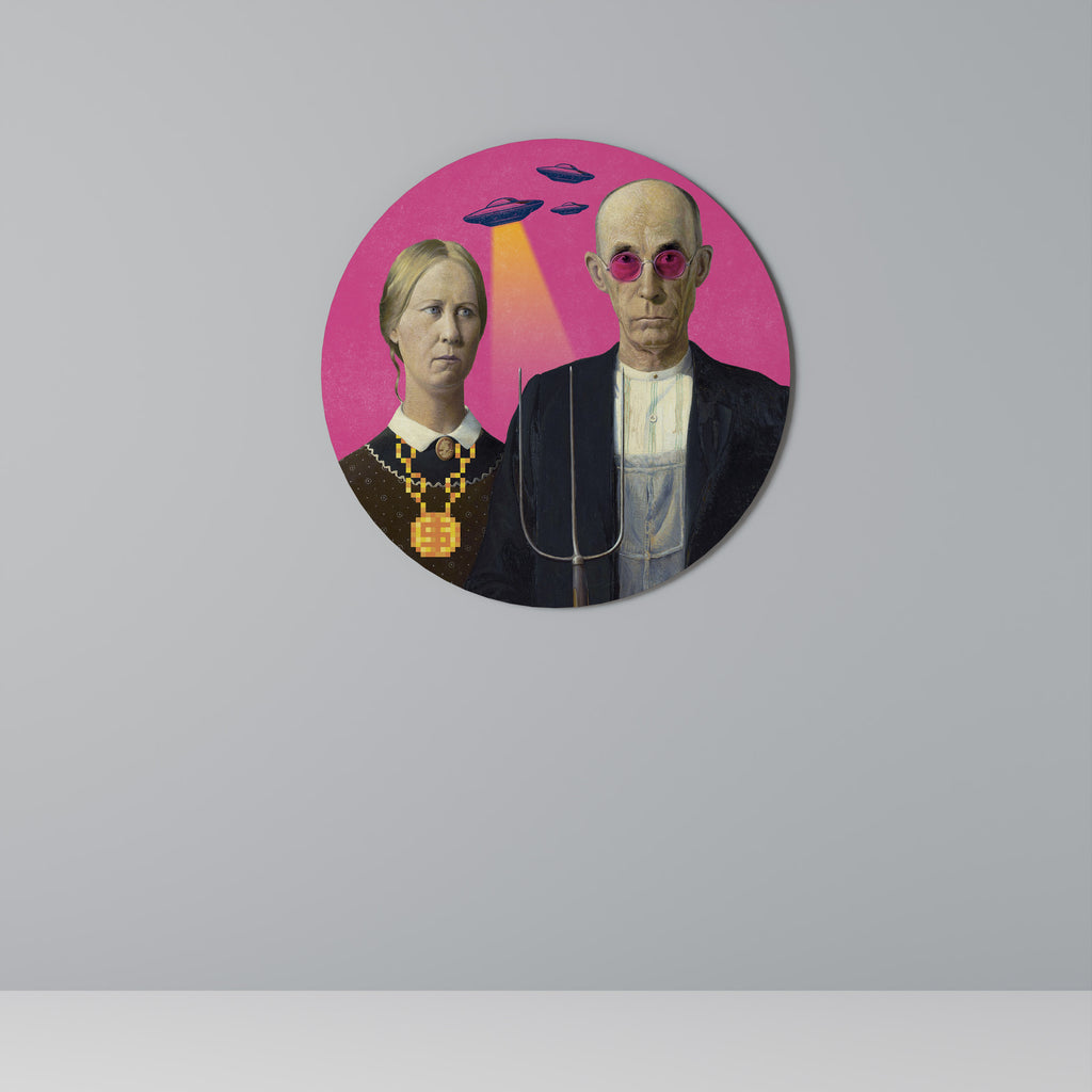 AMERICAN GOTHIC ALIEN Round Wall Art