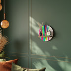 WHIMSY NEON Estante Redondo Decorativo en Efecto Roble