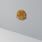 STRENGTHENING RELATION Estante Redondo Decorativo en Efecto Roble