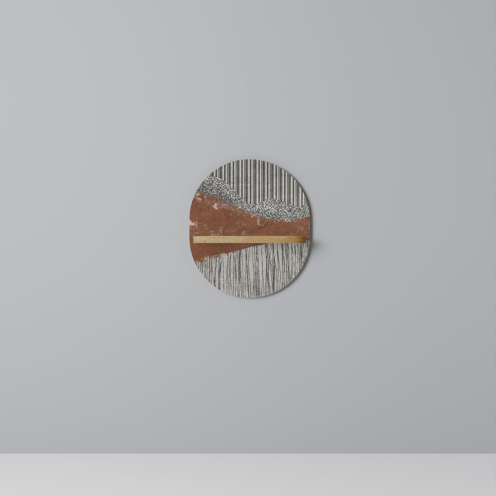 Estantería de arte ovalada STRIPED TERRAIN con efecto roble