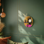 HER WITH A PEARL Estante Artístico