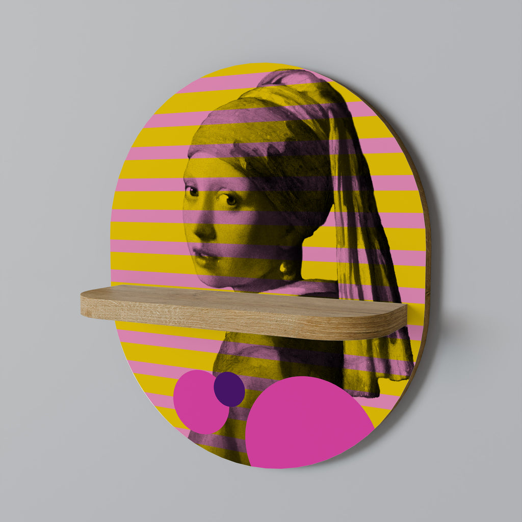 HER WITH A PEARL Estantería de arte ovalada en efecto roble