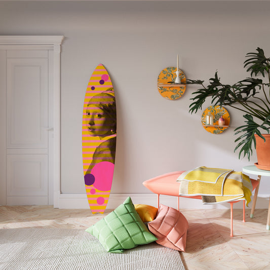 HER WITH A PEARL Panel decorativo de tabla de surf