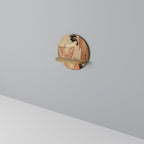 WOMAN, CAT AND EXTRA BROWN Estante Redondo Decorativo en Efecto Roble