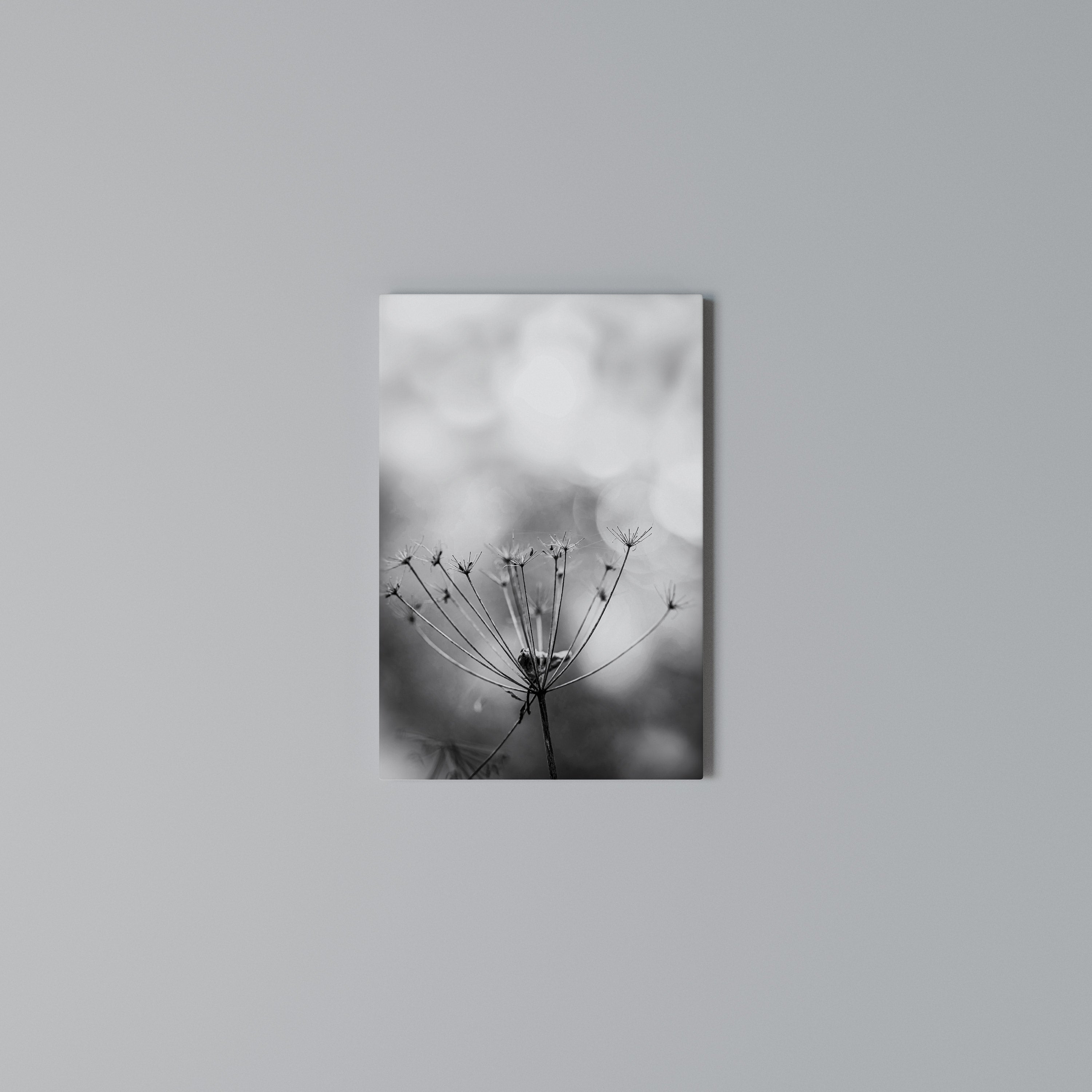 MINIMALIST BLOOM Cuadro en lienzo vertical