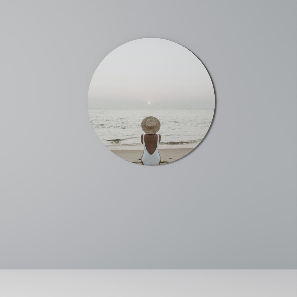 SAND AND SOLITUDE Round Wall Art