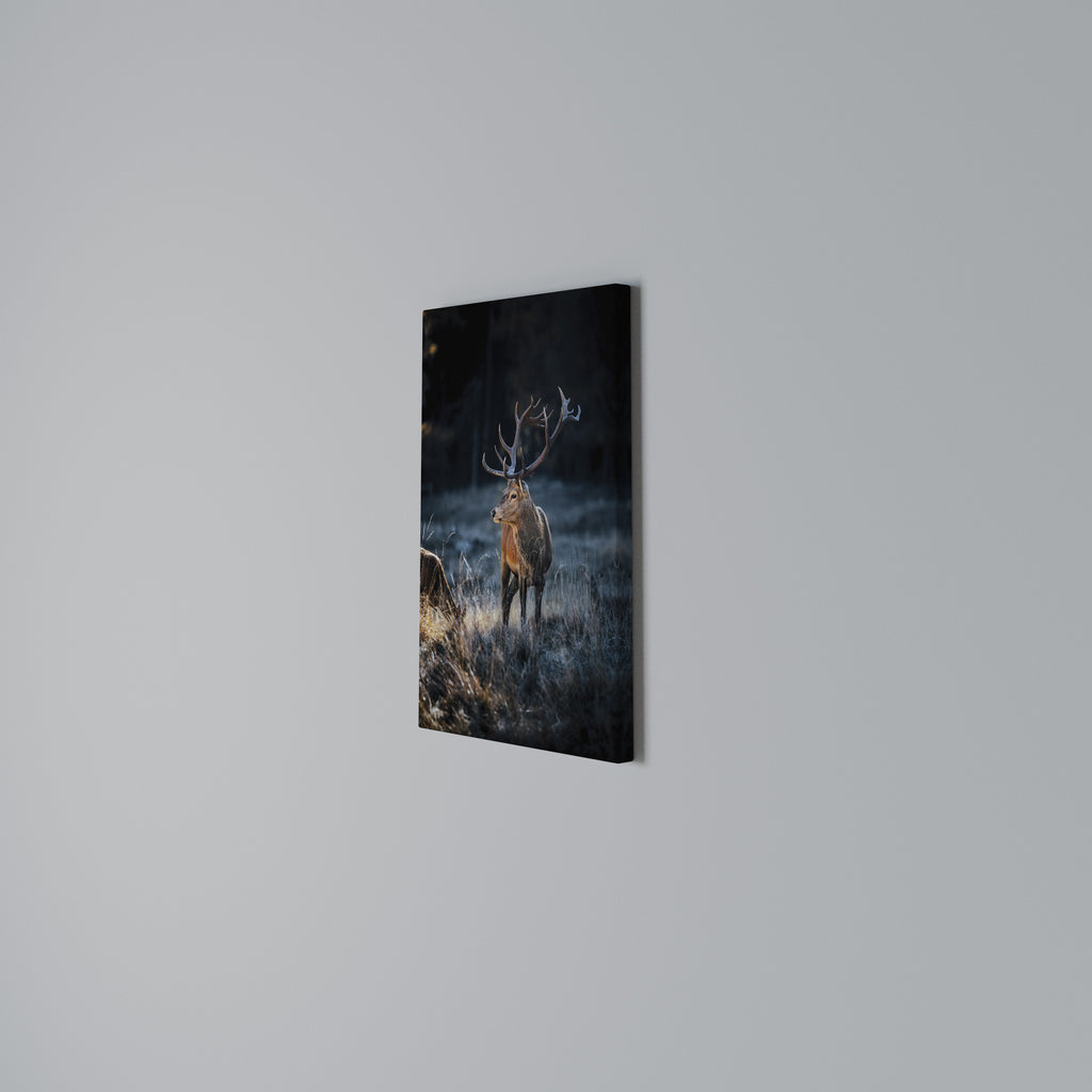 ANTLERED REGALITY Cuadro en lienzo vertical