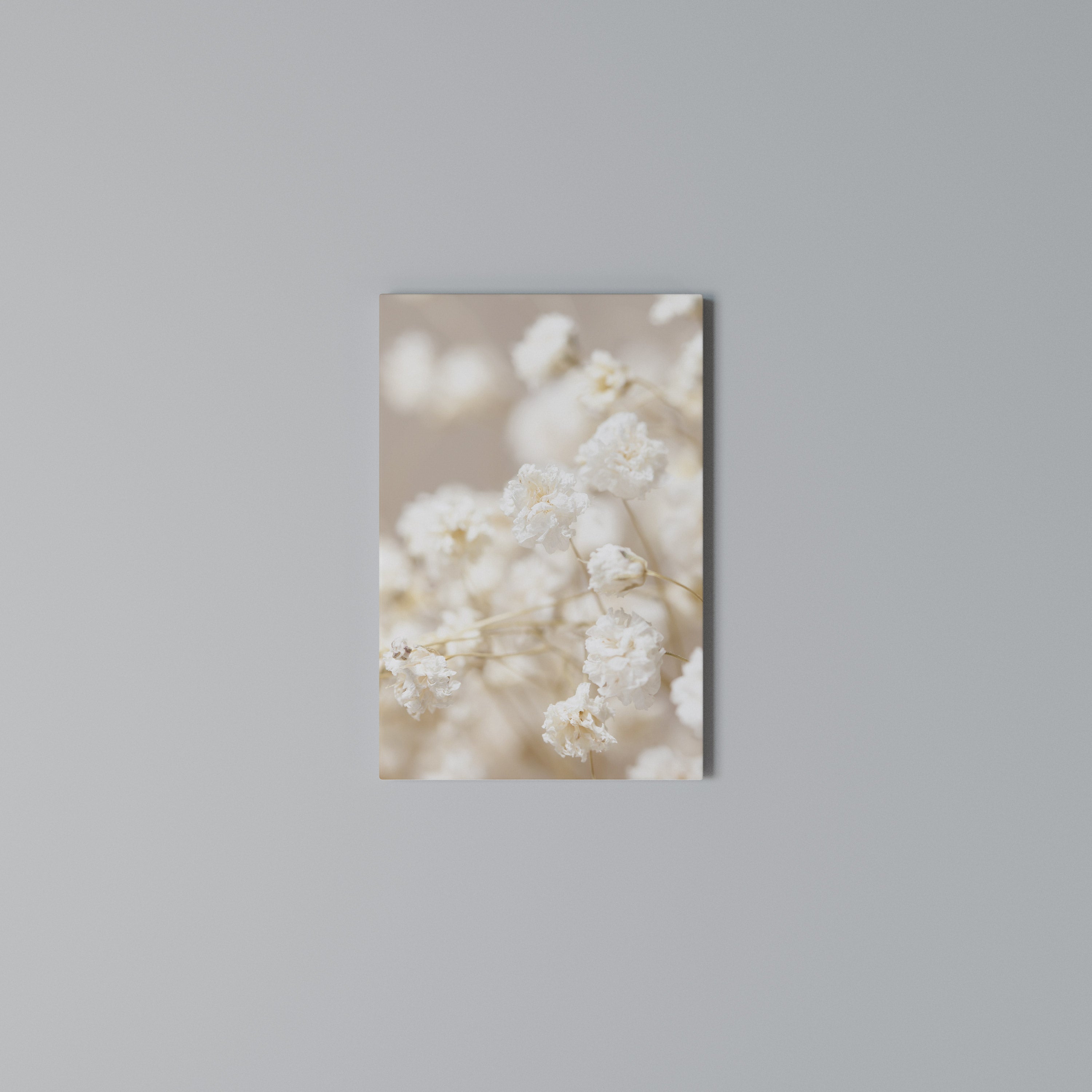 GHOSTLY BLOOM Cuadro en lienzo vertical