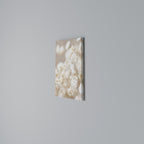 GHOSTLY BLOOM Cuadro en lienzo vertical