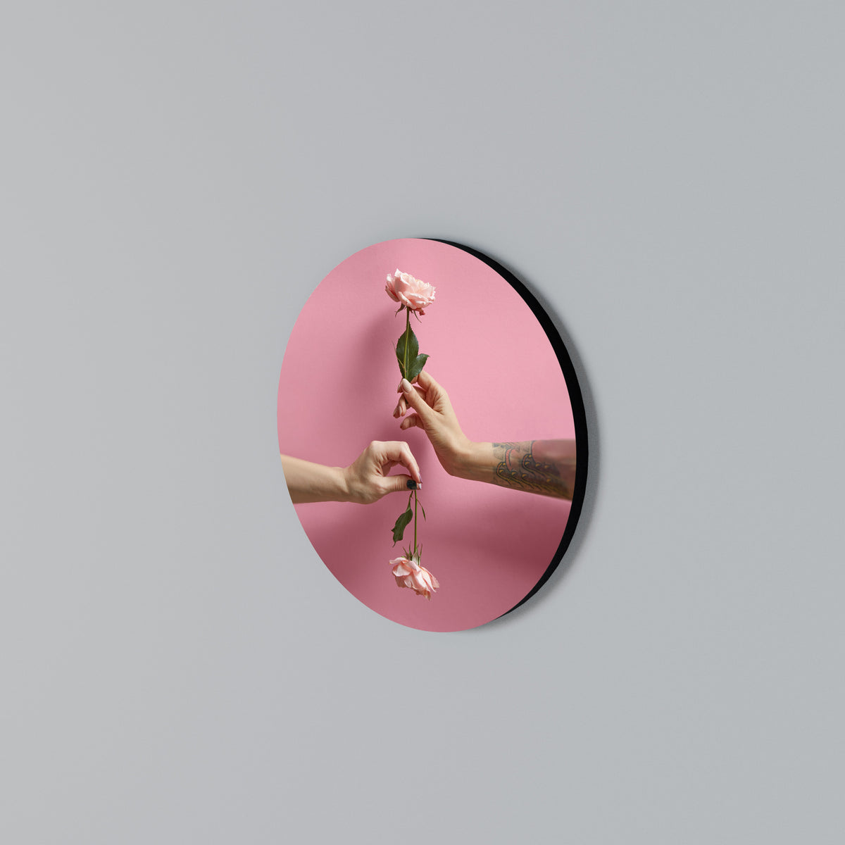 FLORAL CONNECTIONS Round Wall Art