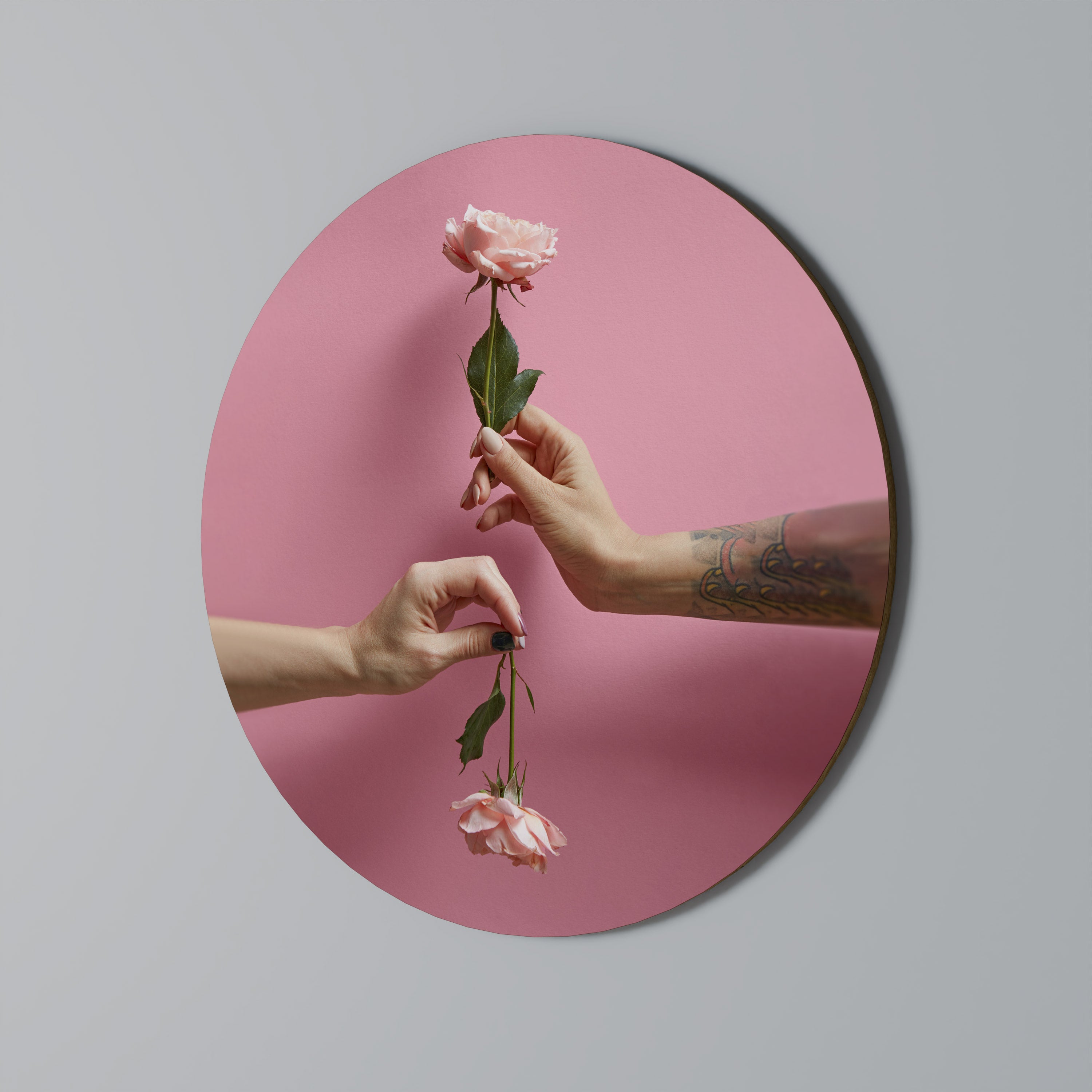 FLORAL CONNECTIONS Round Wall Art