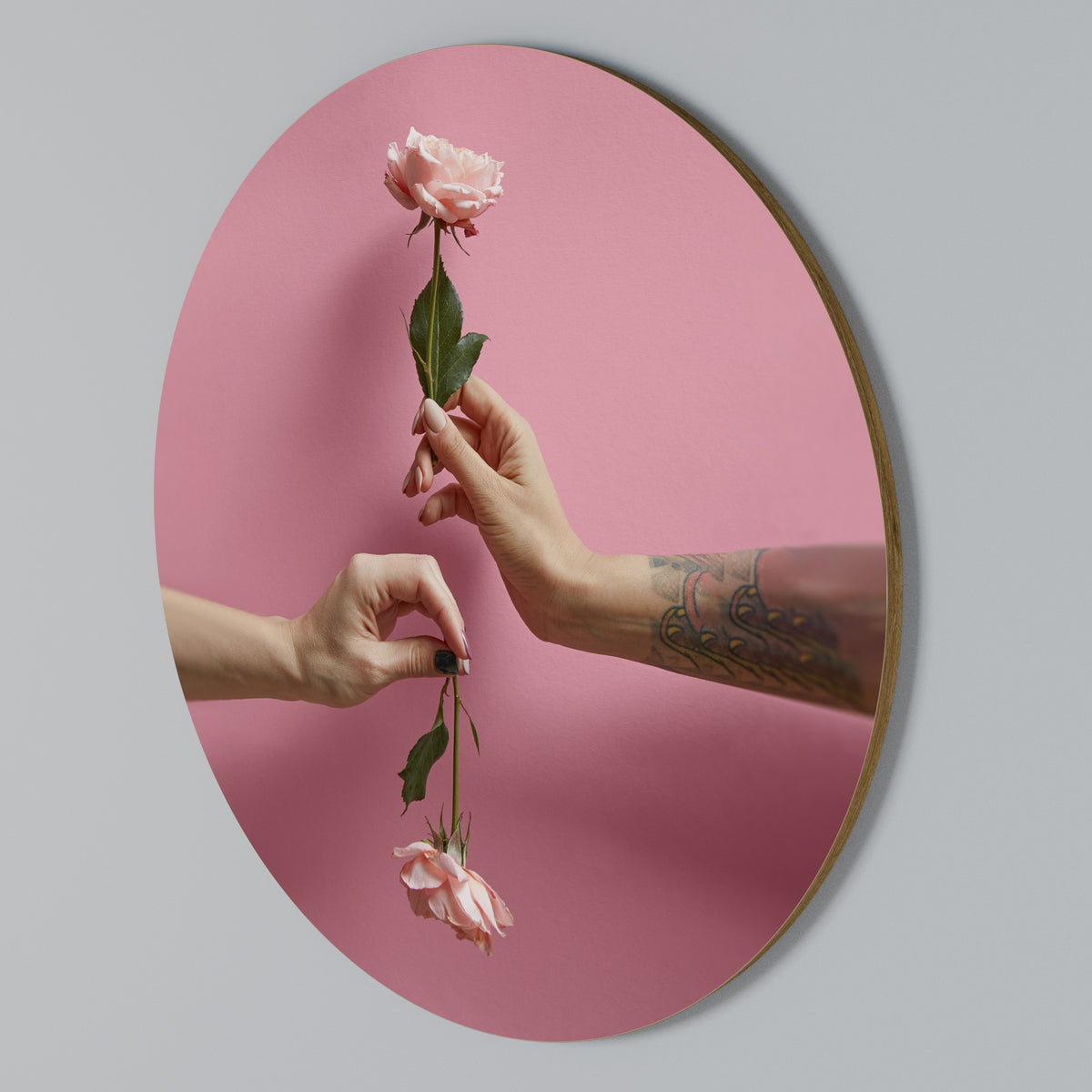 FLORAL CONNECTIONS Round Wall Art