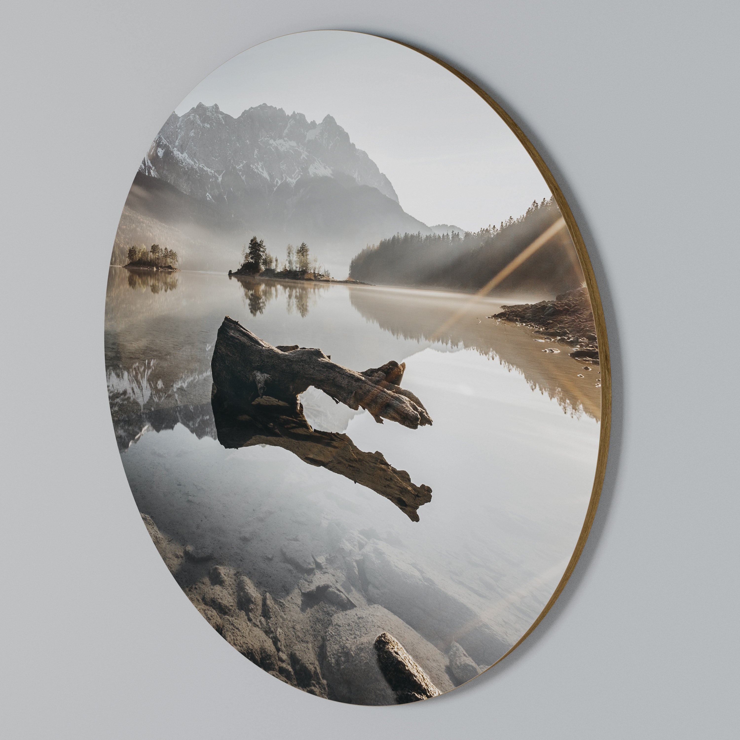 SILENT WATERSCAPE Round Wall Art