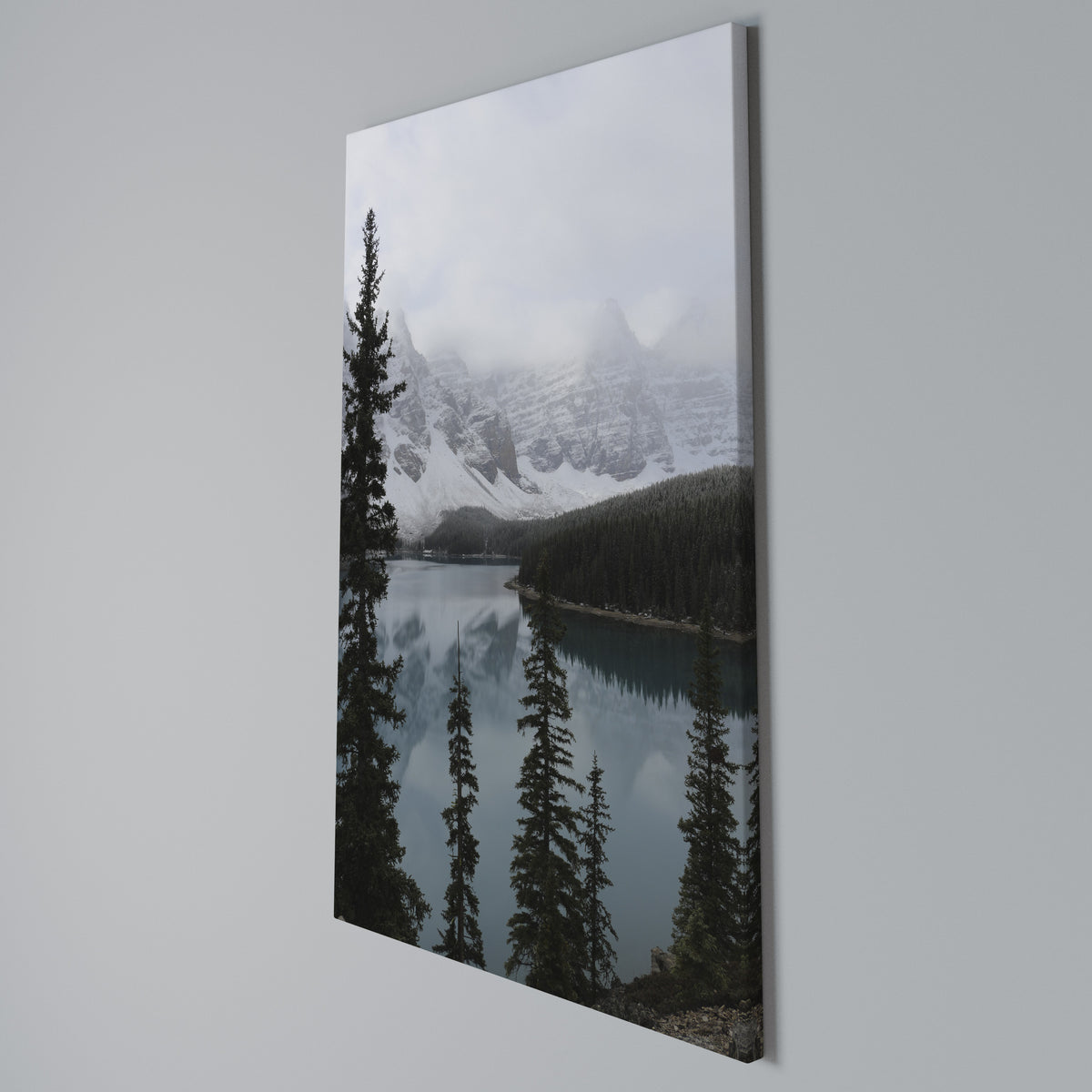 MISTY FOREST BOUNDARIES Cuadro en lienzo vertical